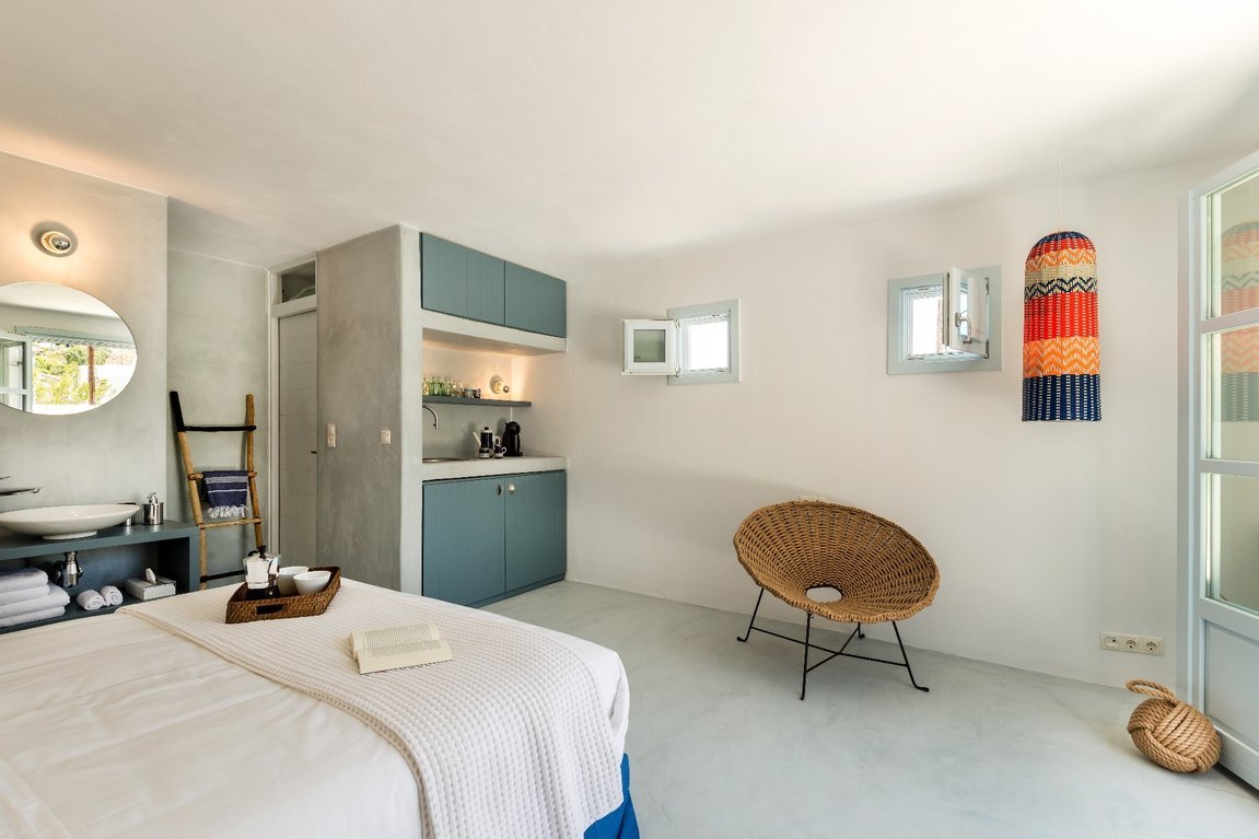 Bougain_Villa_guest_annex_bedroom